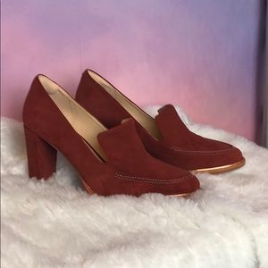 Rusty red suede Clarks heels! 7.5